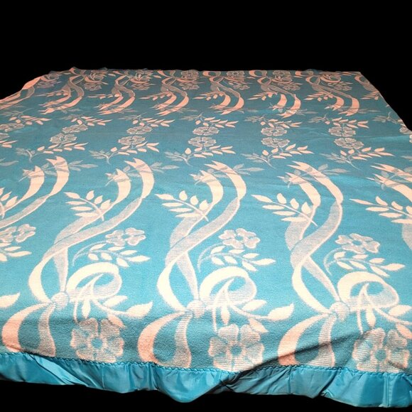 Blanket Twin Blue Wool Blend Reversible Vintage Blue Satin Trim White/Blue 82'' - Picture 1 of 16